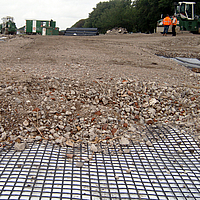 Ansicht von Basetrac® Duo-C Geokomposit auf einer Baustelle
