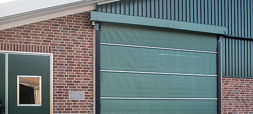 Lubratec® Tore - Stabitor Sektionaltor - Zuverlässige Lösung für tägliches Durchfahren von großen Fahrzeugen Lubratec Stabitor - Sektionaltor für intensive Nutzung und hohe Belastbarkeit