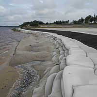 SoilTain Bags zum Schutz eines Strandufers