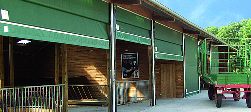 Lubratec® Tore - Rollotor Rollosystem - Einfache Lösung für tägliches Öffnen und Schließen Lubratec Rollotor - Technisch einfach aufgebautes Tor für bequeme Bedienung in Stallöffnungen