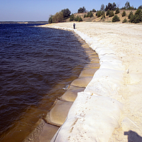 SoilTain Bags als Uferbefestigung am Sandstrand