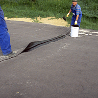 Sealing of NaBento geosynthetic clay liner with bentonite powder with bentonite powder