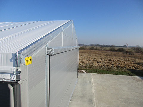 Nahaufnahme der Tectura Faltfront an einem Hanger